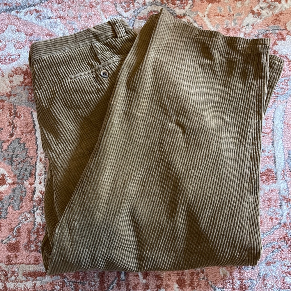 Corduroy pants gold